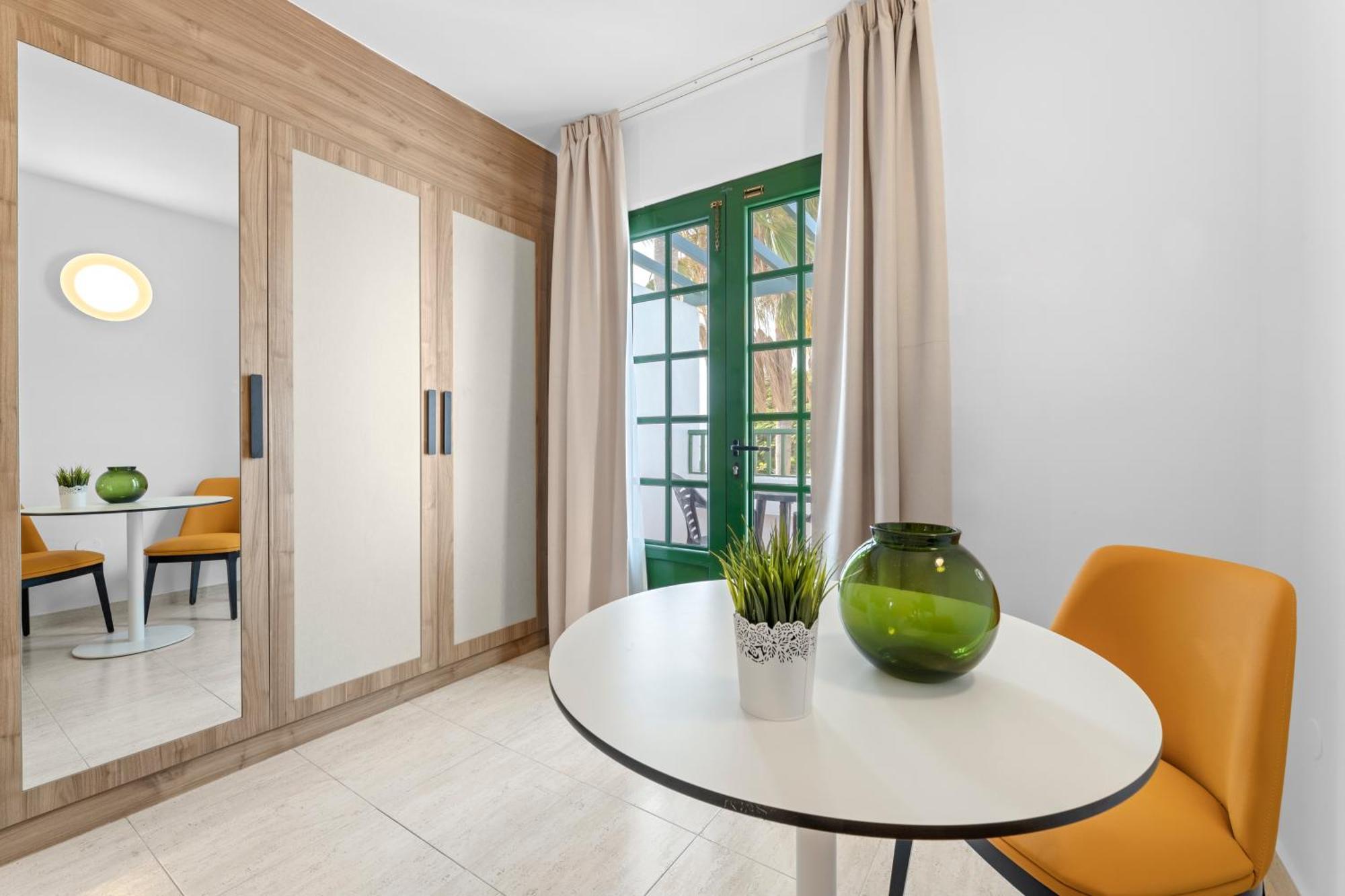 Apartamentos Tropicana Puerto del Carmen  Exteriér fotografie